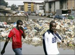 Abidjan sommersa dai rifiuti