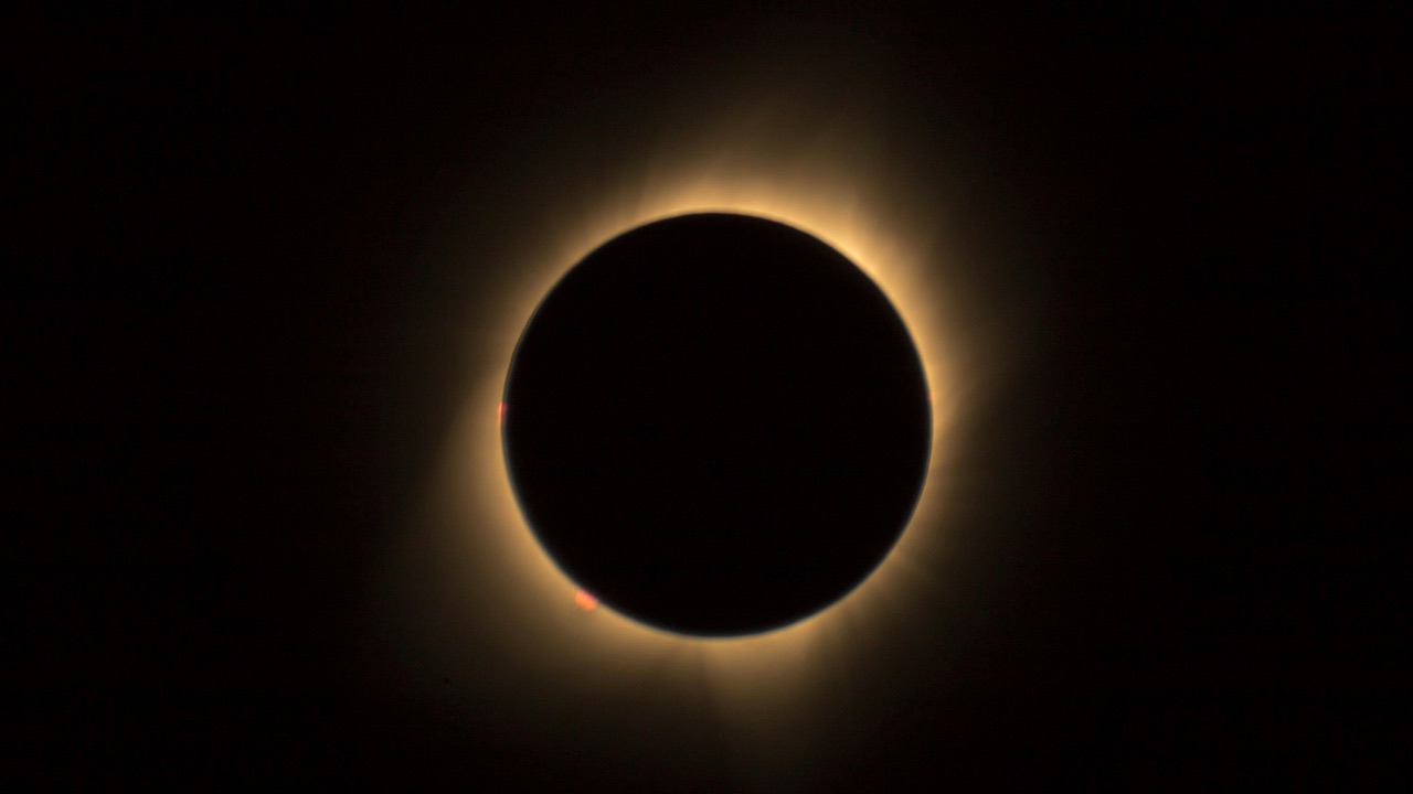 Buio - sole - eclissi - pexels- terranauta