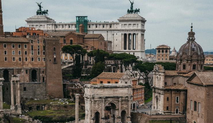 fori - pexels - terranauta