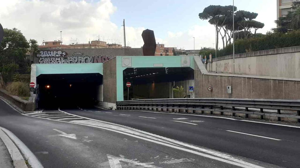 Dimenticati le solite gallerie: esiste un tunnel sotterraneo di 25 km | Ecco dove si trova