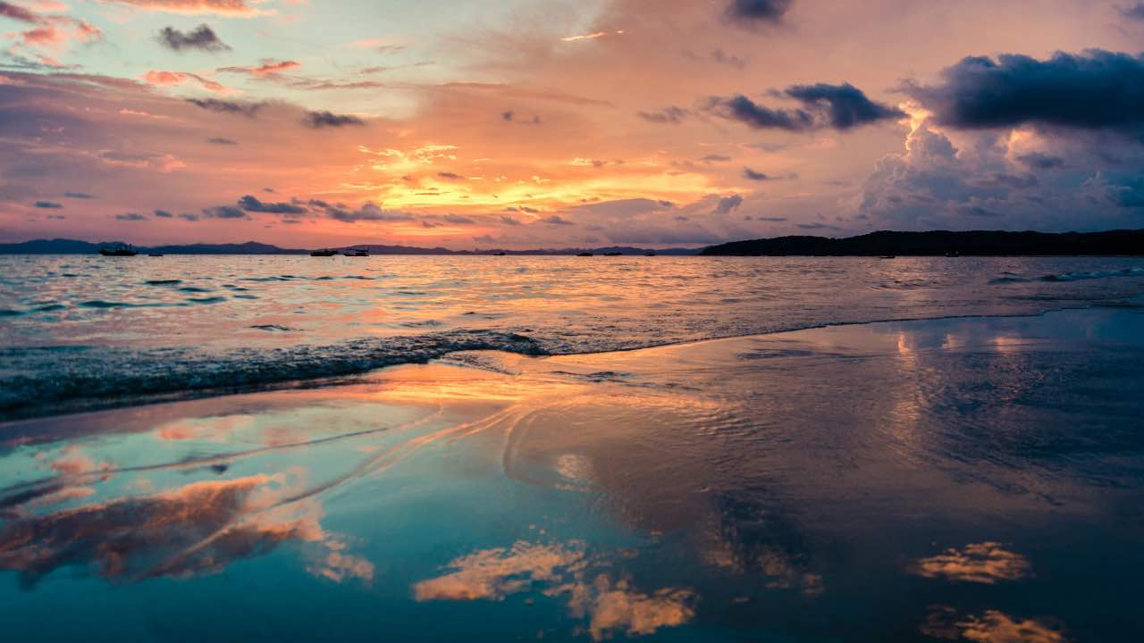 Spiaggia - tramonto - pexels- terranauta
