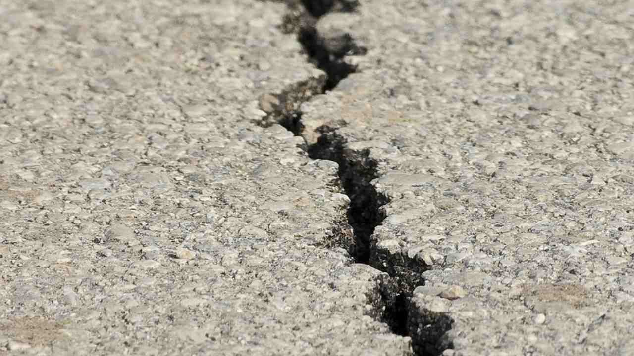 Campi Flegrei, ennesima scossa di terremoto: il geologo ammette che non si dovrebbe abitare in zona