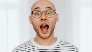 Uomo calvo - pexels- terranauta
