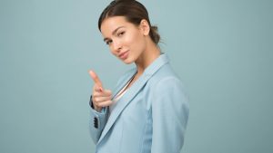 Donna seduce e inganna - pexels - terranauta