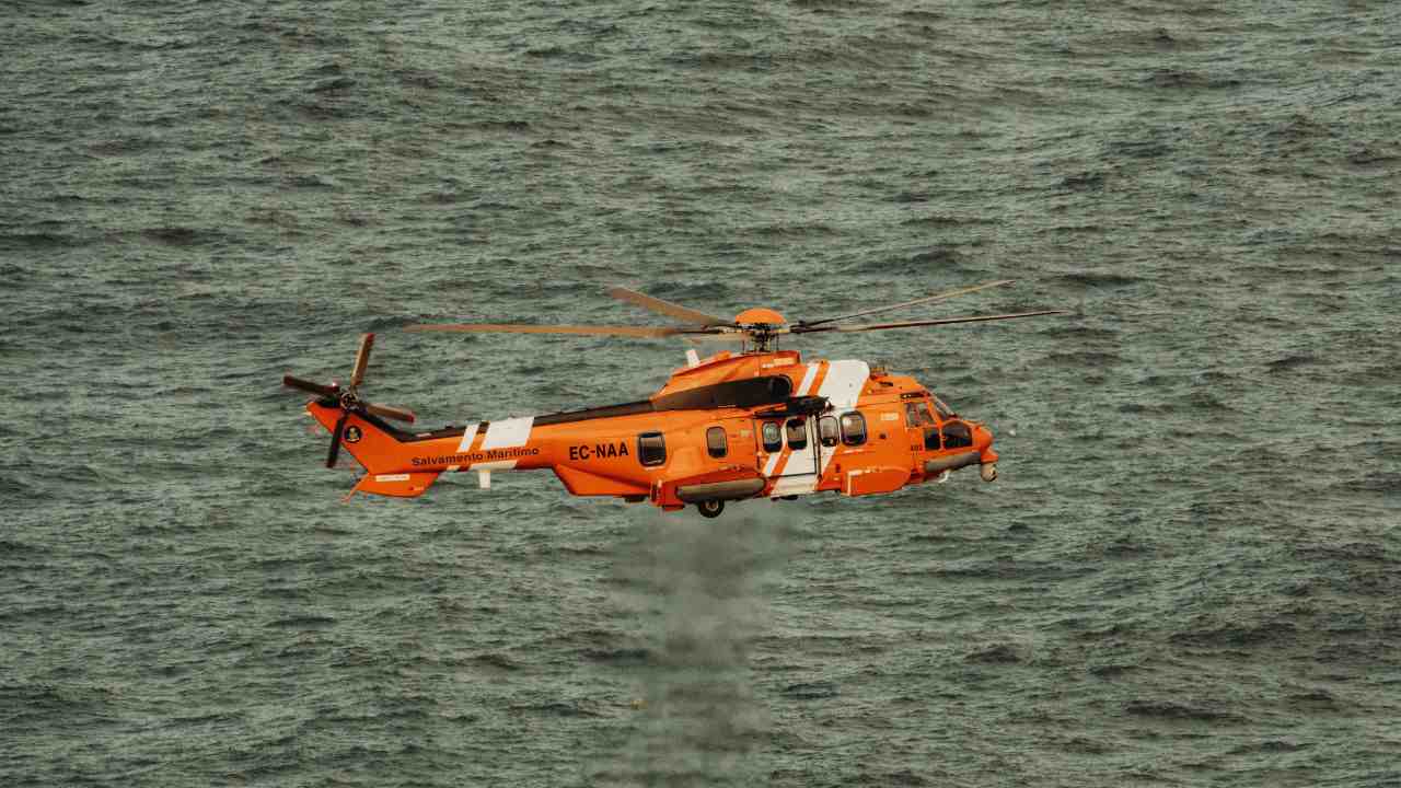 Lignano, malore in mare: l’uomo muore durante il trasporto in ospedale