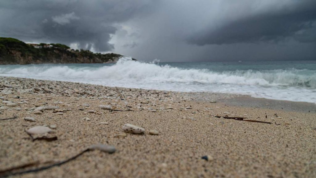 Isola dell’Elba, mare inquinato come il resto della Toscana | Legambiente in allarme
