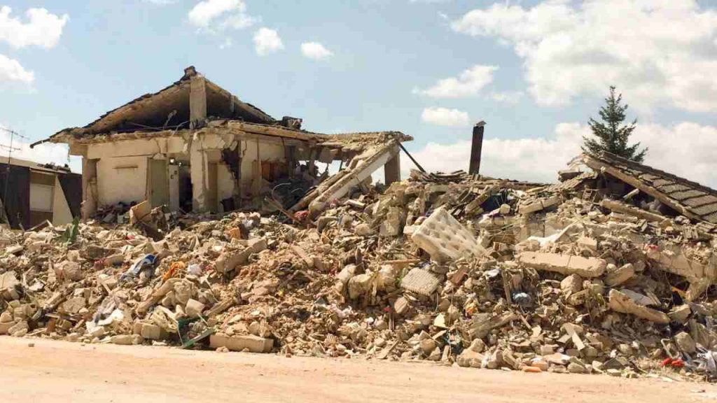 Nuovo terremoto in Grecia: nella notte scossa 5.2 a Karyes | Non sembrano esserci danni gravi