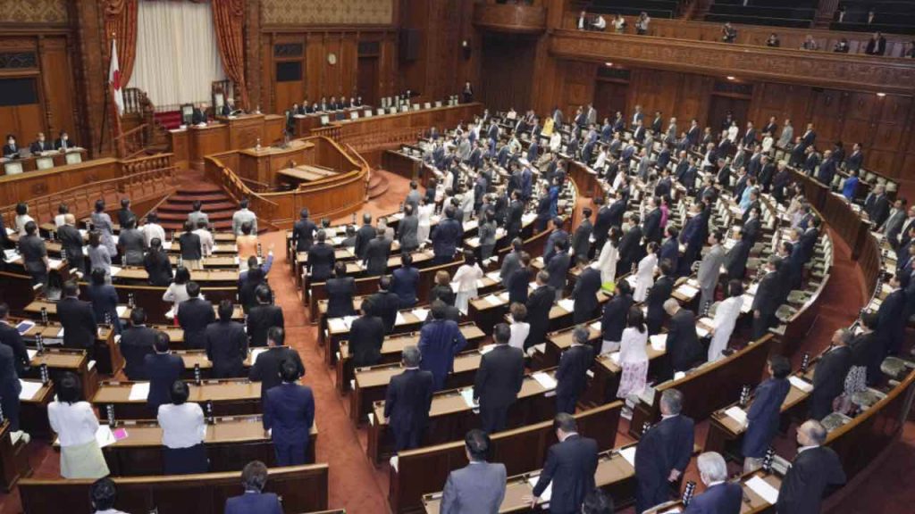 Giappone, via libera dal parlamento a elezione del nuovo premier il 21 ottobre